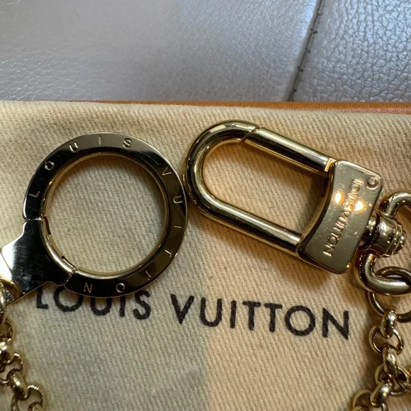 Louis Vuitton Fleur de Monogram Chain Bag Charm/ Key Ring - Picture 4 of 4